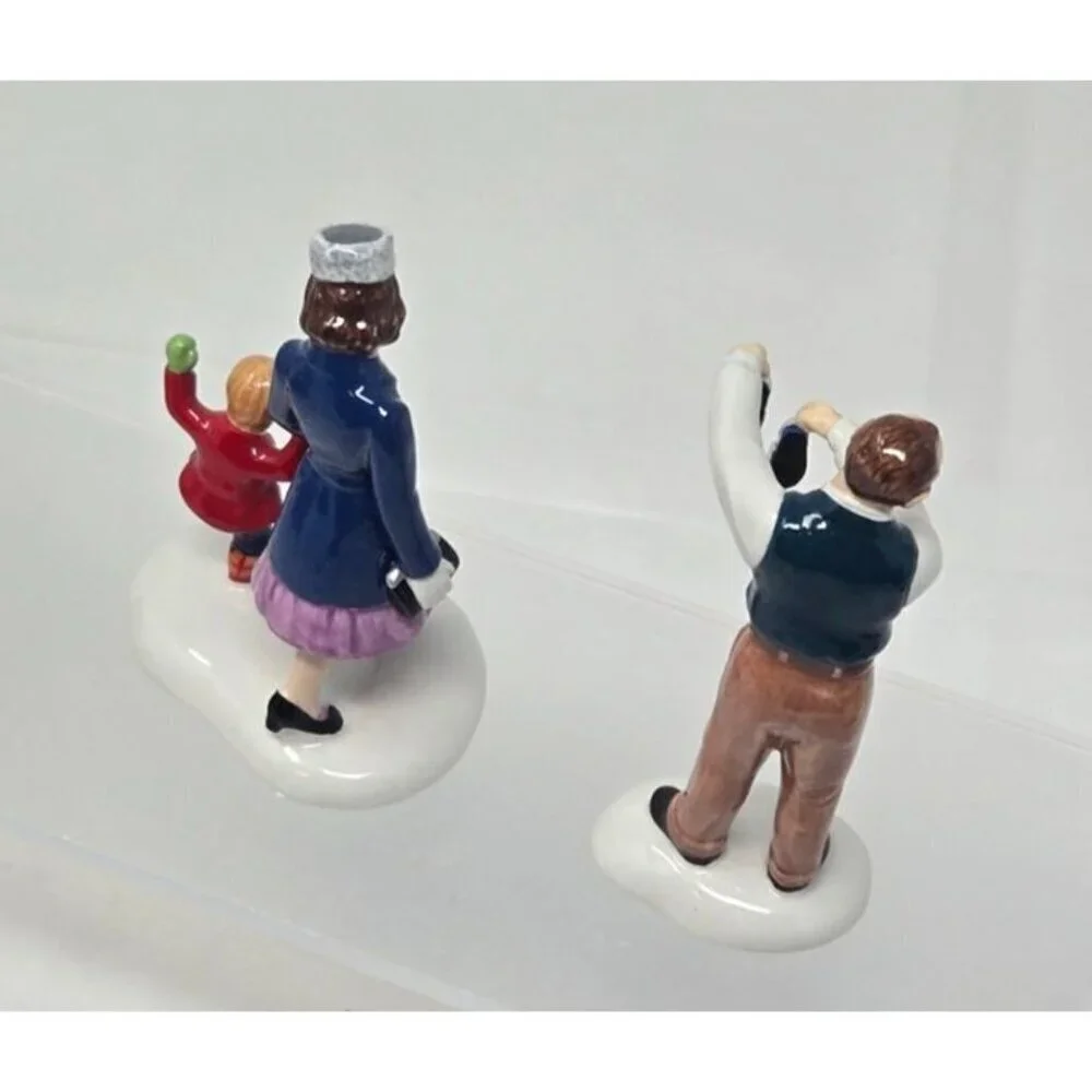 Dept 56 Snow Village Brand New Shoes Set of 2 56.55224